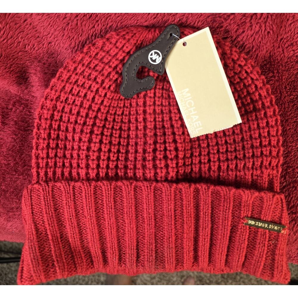 NWT MICHAEL Michael Kors Red Cuffed Knit Beanie Hat One Size Gold Logo Winter